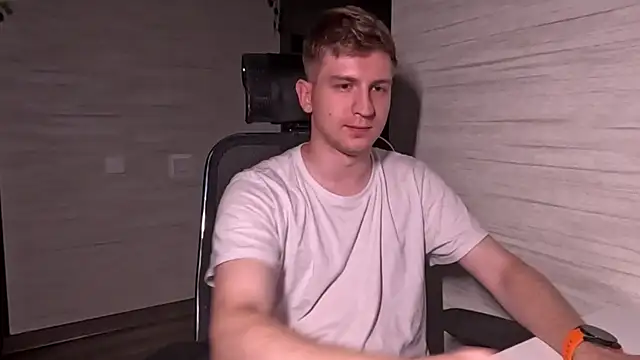Онлайн чат XXX Einar_Nut