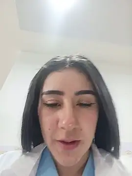Chatroom XXX en direct de CAROLINE__07