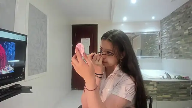 Chat XXX en directo de Saori_Price
