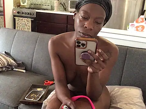 littyleesh1 XXX чат на живо