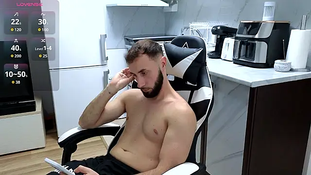 XXX chat uživo modela RyanStorm_