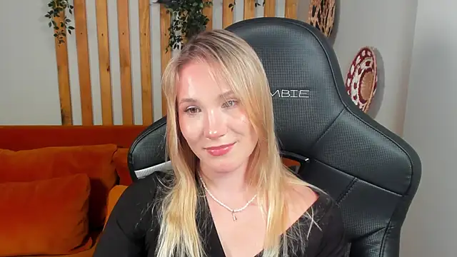 ElaraVoltagen Live XXX chat