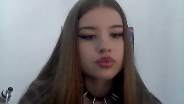 MollyHotTeen Adlı Modelin Canlı XXX Sohbeti