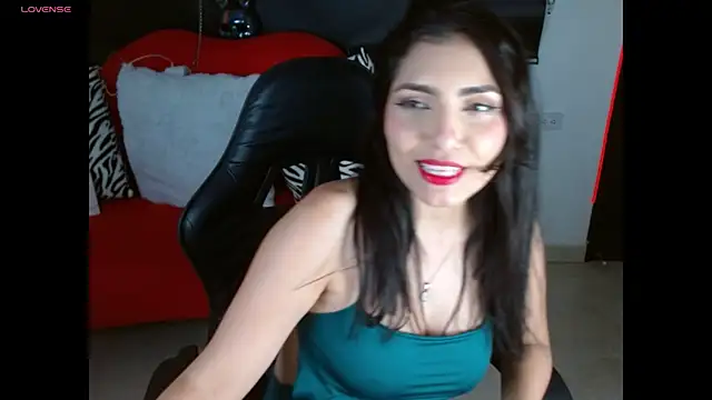 LunaSub69_'s Live XXX Chat