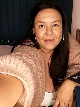 MedusaBra live XXX chat