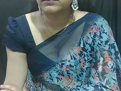 Chat XXX en directo de Thilothama_Vaishu