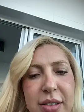 Juuhschmitt Live XXX Chat