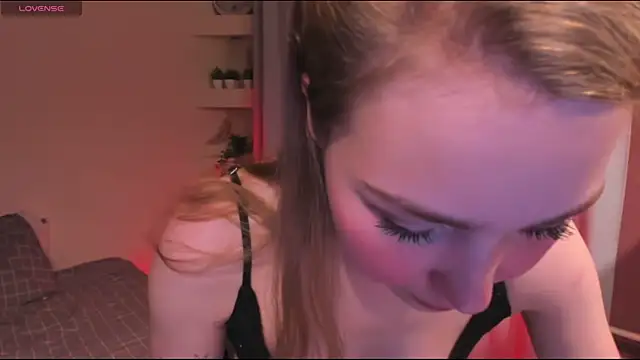 Sweet_Meg Live XXX-Chat