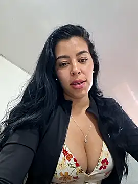 Luianna Adlı Modelin Canlı XXX Sohbeti