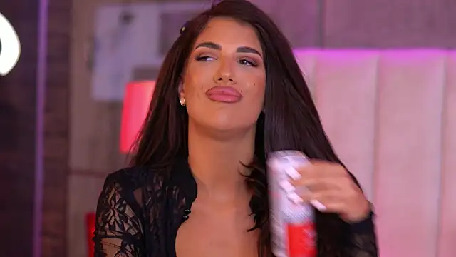 RaisaKali Adlı Modelin Canlı XXX Sohbeti