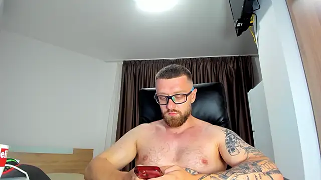 Findom_guyのライブXXXチャット