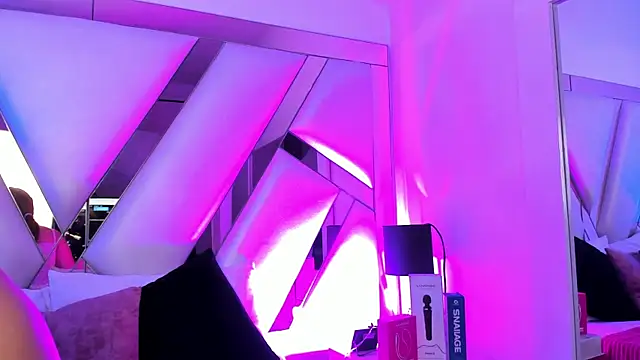 Chat +18 de AliceCruzz ao vivo