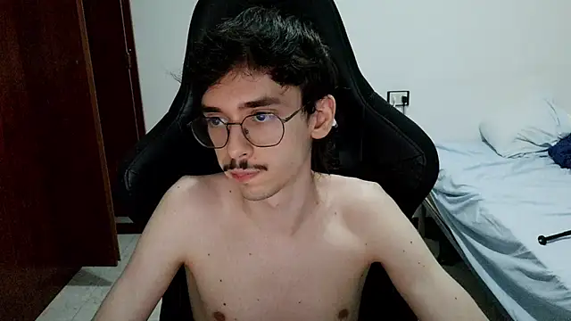 Chat +18 de gabrielNovin17cm ao vivo