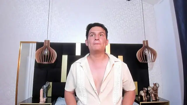 Онлайн чат XXX Manuel_Firee