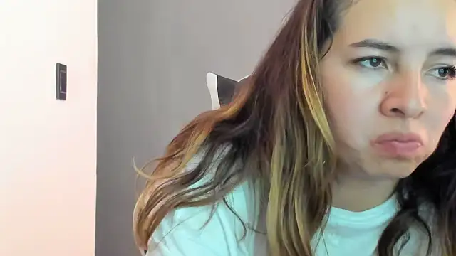 __Emma__11__Lecat_ Adlı Modelin Canlı XXX Sohbeti