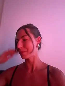 Chat +18 de gymgirllaura ao vivo