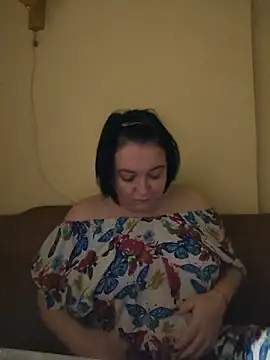 EmmaEmmy40 Adlı Modelin Canlı XXX Sohbeti