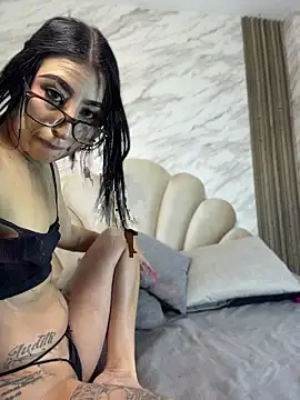 darkkjulietha Adlı Modelin Canlı XXX Sohbeti