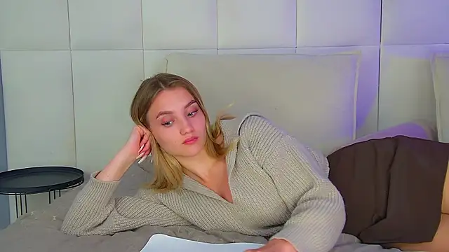 StacyEvances live XXX chat