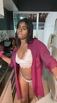 Chat +18 de Emilly_Mayfair ao vivo