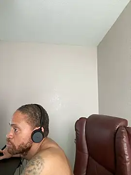 Fathero1time Adlı Modelin Canlı XXX Sohbeti