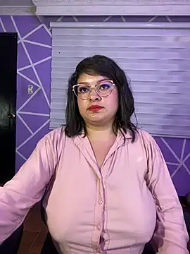 MiiaaJoness' Live XXX Chat