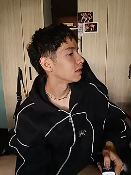 heyy_noah11 Show Webcam
