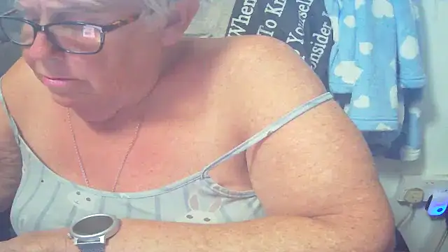 Živý XXX chat Playful_MILF_Demi