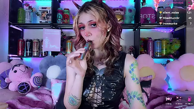 _Devill_Baby: онлайн-секс-чат