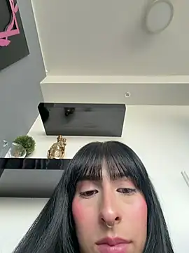 Chat +18 de LaylaaDoll ao vivo