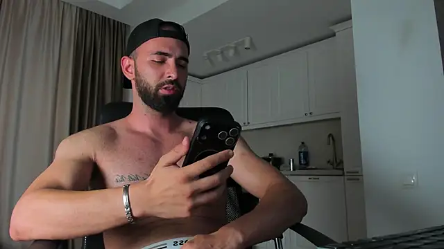 cloudymastersss' Live XXX Chat