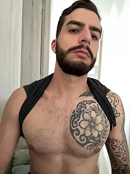 Chatroom XXX en direct de thomas_gun