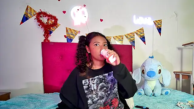 Ellie_Cute7's Live XXX Chat