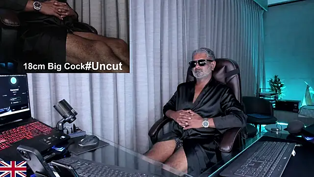 OnlineBossUK élő XXX-chatje