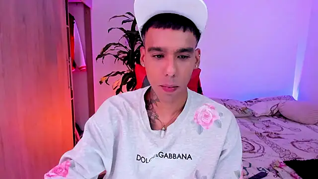 Онлайн чат XXX Damianwhite