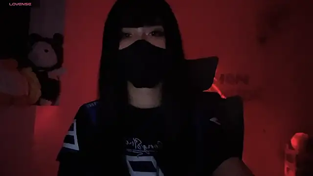 XXX chat uživo modela Tieu-May