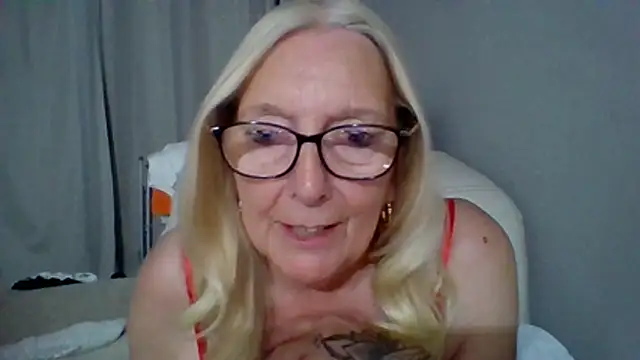 Chanel-56's Live XXX Chat