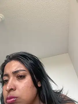 Sarah-917's Webcam Show