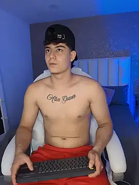 MaxCruz_ élő XXX-chatje
