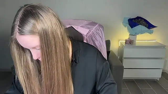 EvaMaddison 现场XXX聊天