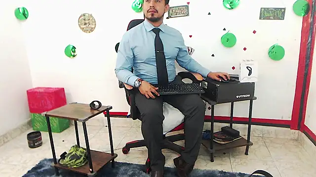 XXX chat uživo modela KalethBigDick