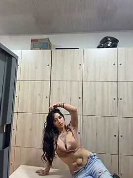 צ'אט XXX בשידור חי של EmmyEvans1