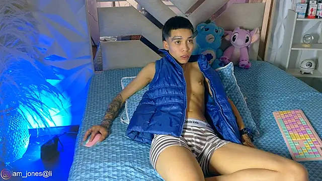Jonesliam23 Chat XXX in diretta