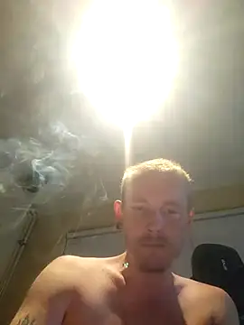 piercingpik Show in webcam