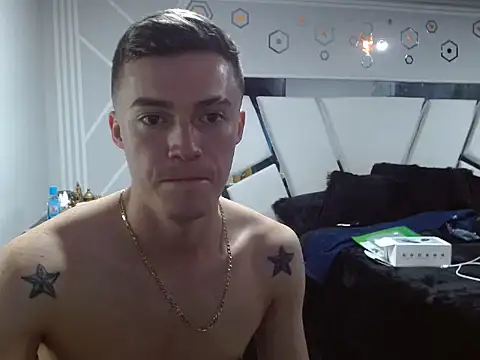 Ken_bigcock77 Adlı Modelin Canlı XXX Sohbeti