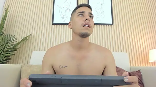 Mauro_boyn Live XXX chat