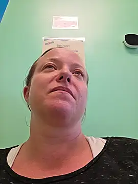 julimonroe XXX чат на живо