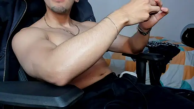 Czat XXX na żywo – Tommy_Bred