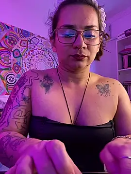 צ'אט XXX בשידור חי של Amarantha_666