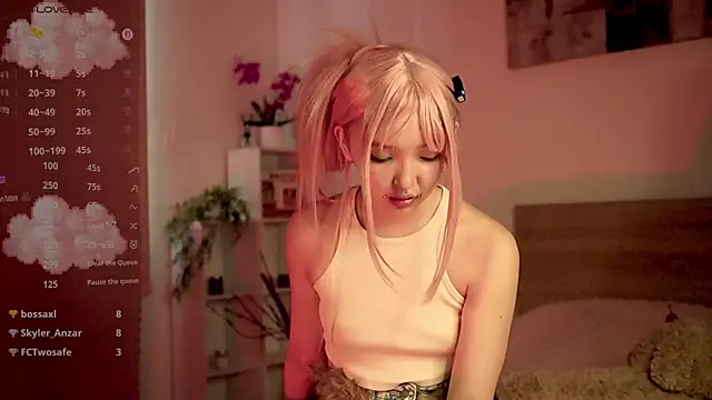 Linhmew Live XXX-chat